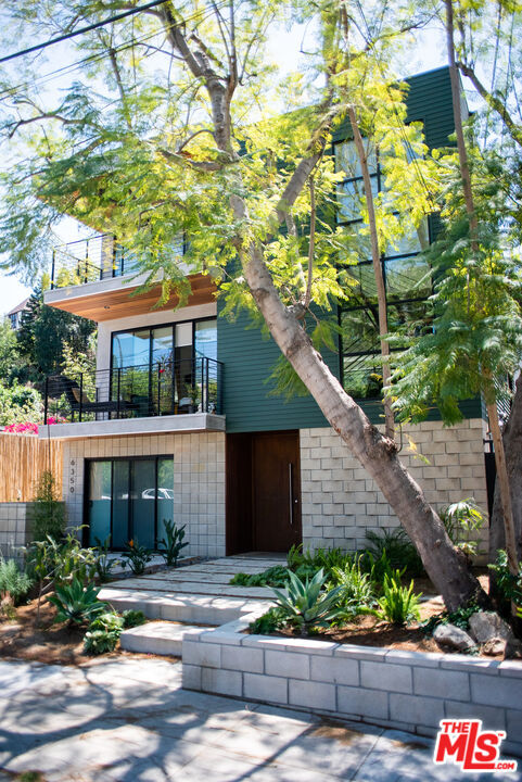 Building Photo - 6350 Primrose Ave