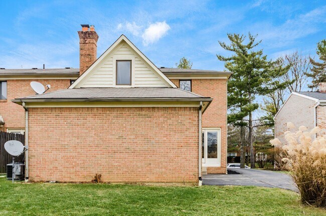 Building Photo - 4841 Dierker Rd