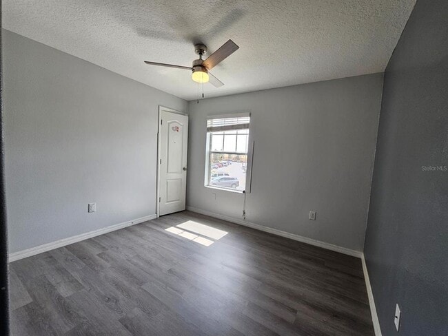 Building Photo - 4016 Mountain Chestnut Way