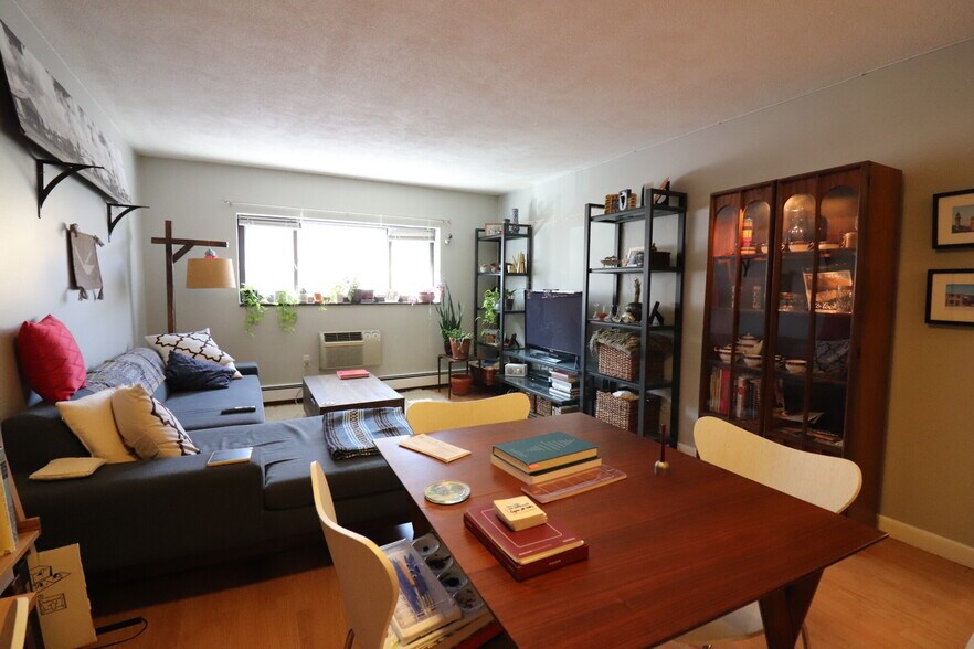 Building Photo - 15 Walbridge St