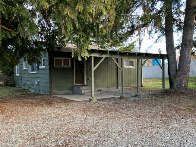 Building Photo - MOUNTAIN HWY E