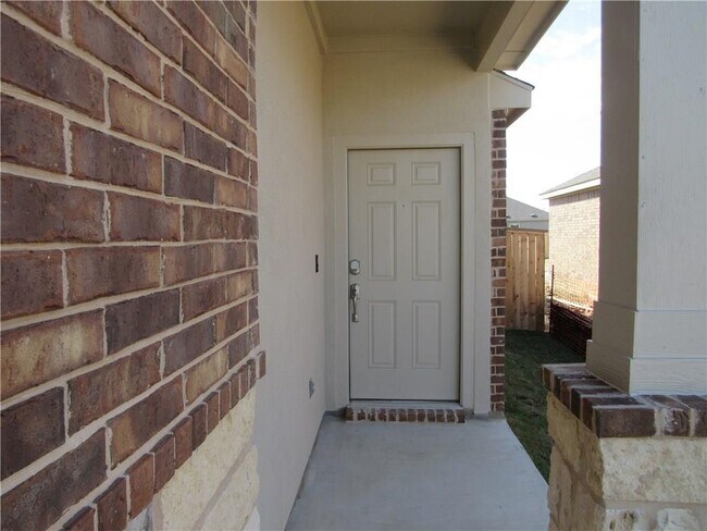 Building Photo - 1321 Chad Dr