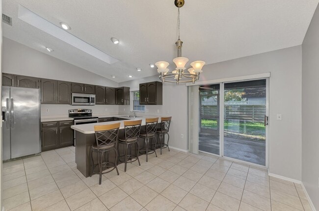 Building Photo - STUNNING 3 BEDROOM, 2 BATHROOM, 2 CAR GARAGE HOME LOCATED IN THE HIGHLY SOUGHT AFTER BRIARWOOD CO...