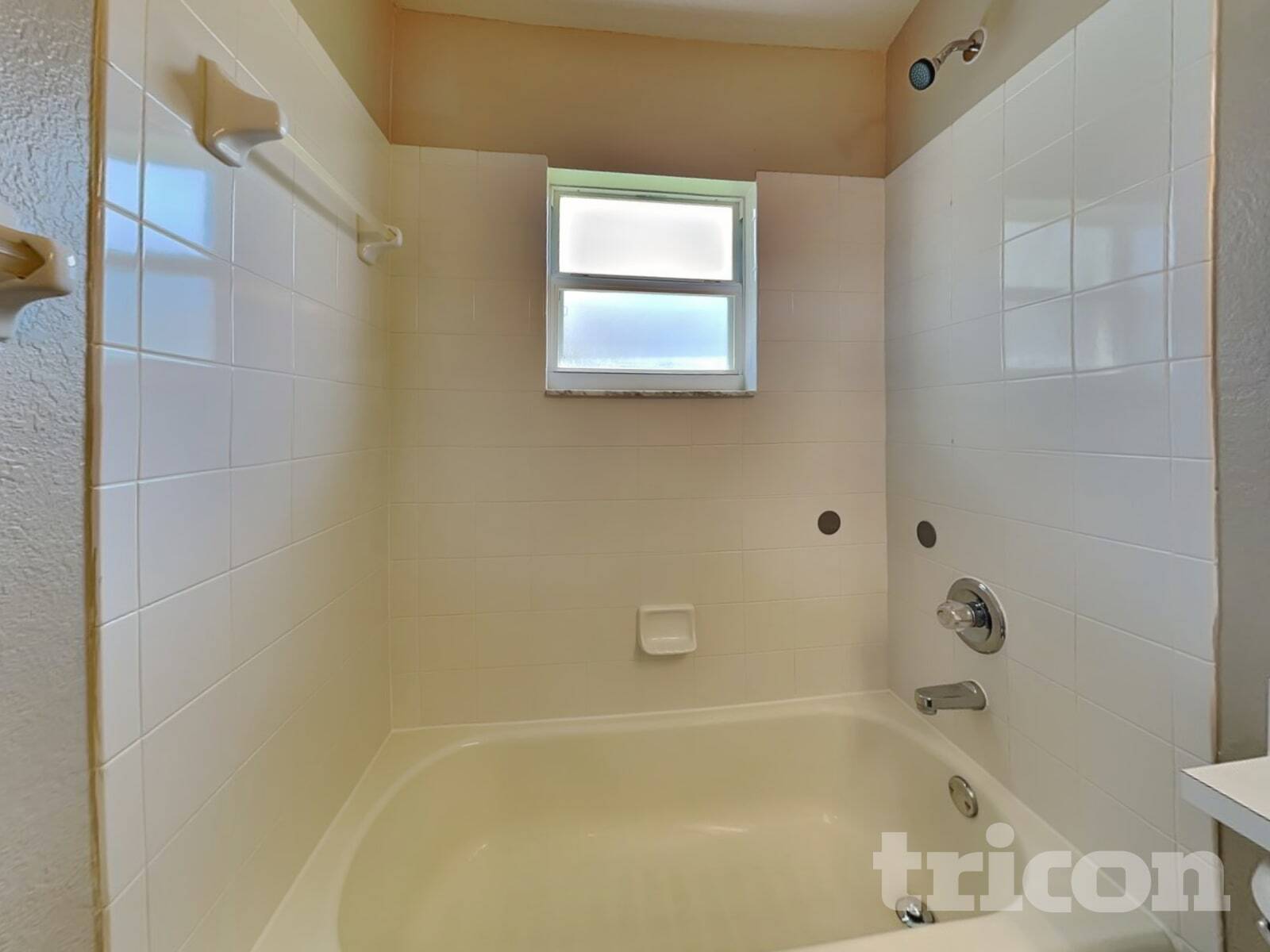Building Photo - 7641 Manor Dr