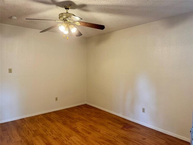 Building Photo - 907 Milford Way