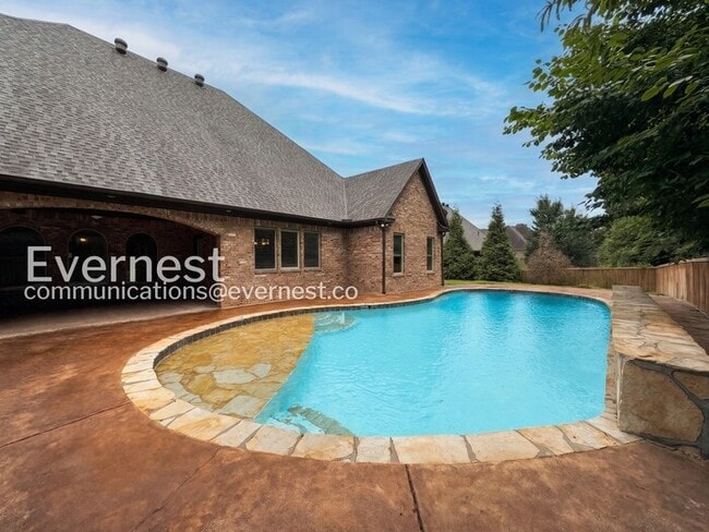 Building Photo - Welcome to this elegant 4-bedroom, 5-bathroom home in desirable Hurricane Lake Estates with Pool ...
