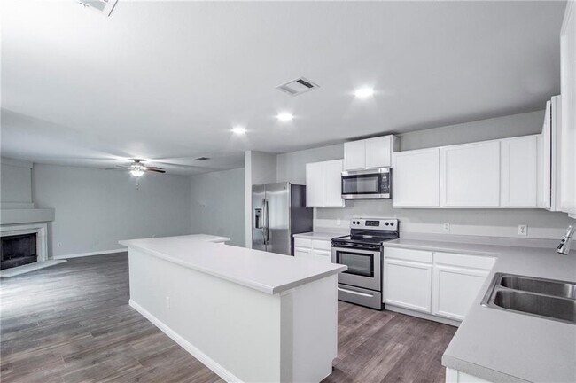Building Photo - 17928 Narsitin Ln