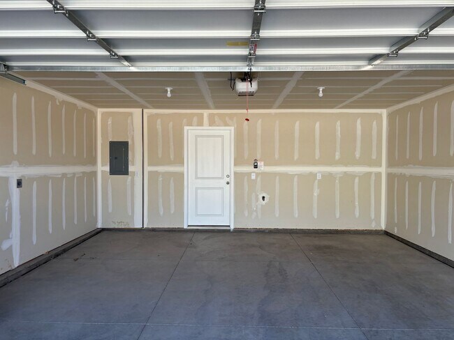 Building Photo - 1361 Pole Crk Ln
