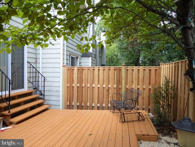 Building Photo - 37 Carriage House Cir