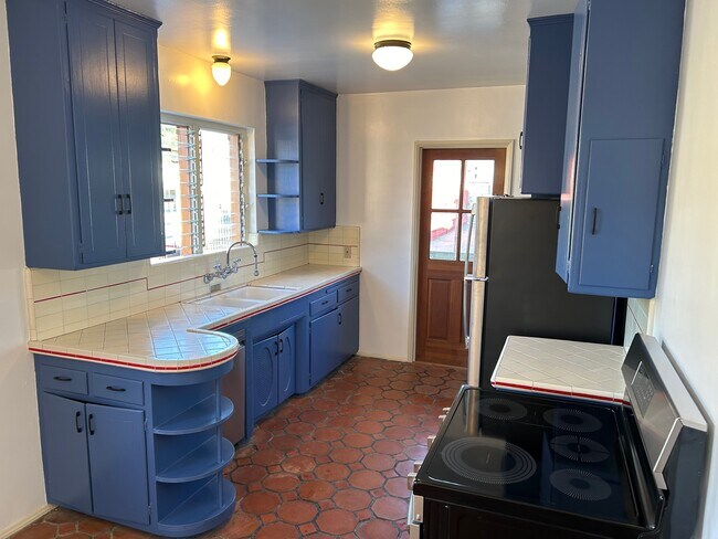 Building Photo - 1425 Allison Ave