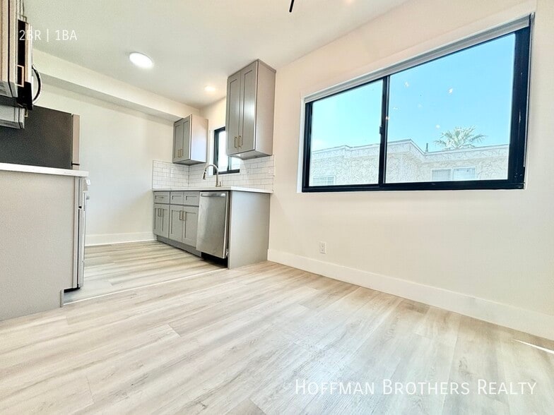 Building Photo - 6958 Woodman Ave