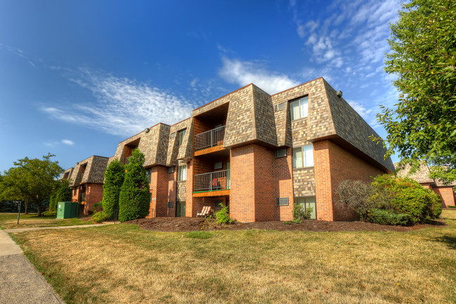 Building Exterior - Kimbrook Manor