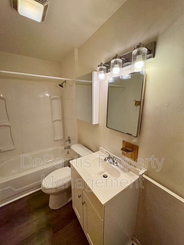 Building Photo - 212 N Highland Ave