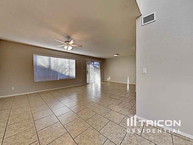 Building Photo - 8127 W Desert Cove Ave