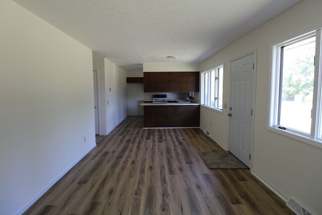 Building Photo - Two Bedroom Duplex