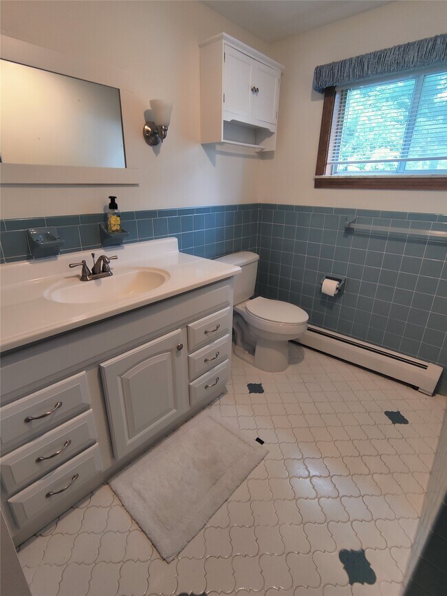 Building Photo - 4244 Emerson Pl