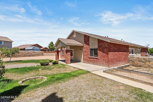 Building Photo - 3141 Fury Point Pl