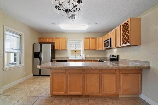 Building Photo - 689 Overspin Dr