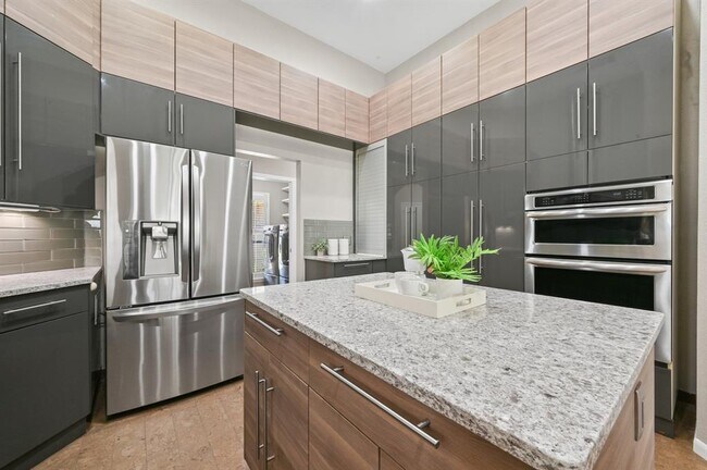 Building Photo - 905 Hunter's Creek Dr