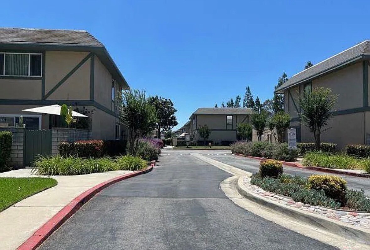 Building Photo - 1107 W Francis St