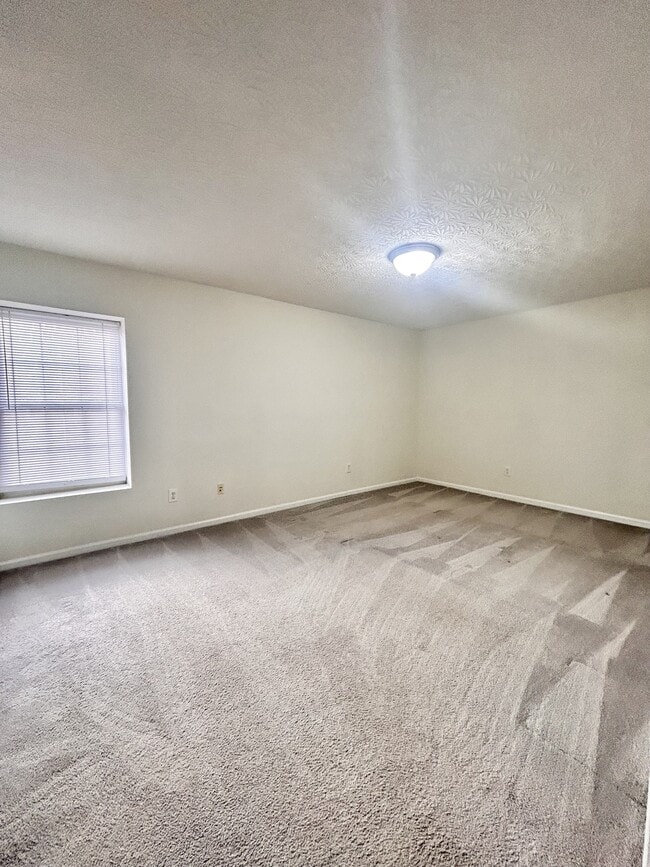 Building Photo - 23 Rosewood Ct