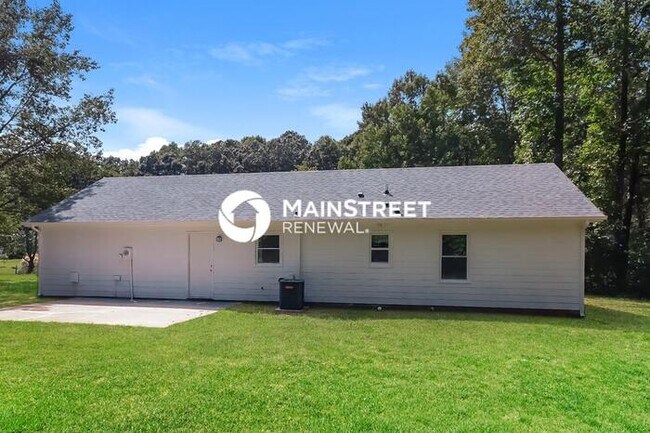Building Photo - 3 Bedroom Pet-Friendly Home in Gastonia, NC with Main Street Renewal