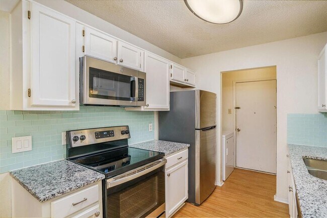 Building Photo - 3628 Hulen Park Cir