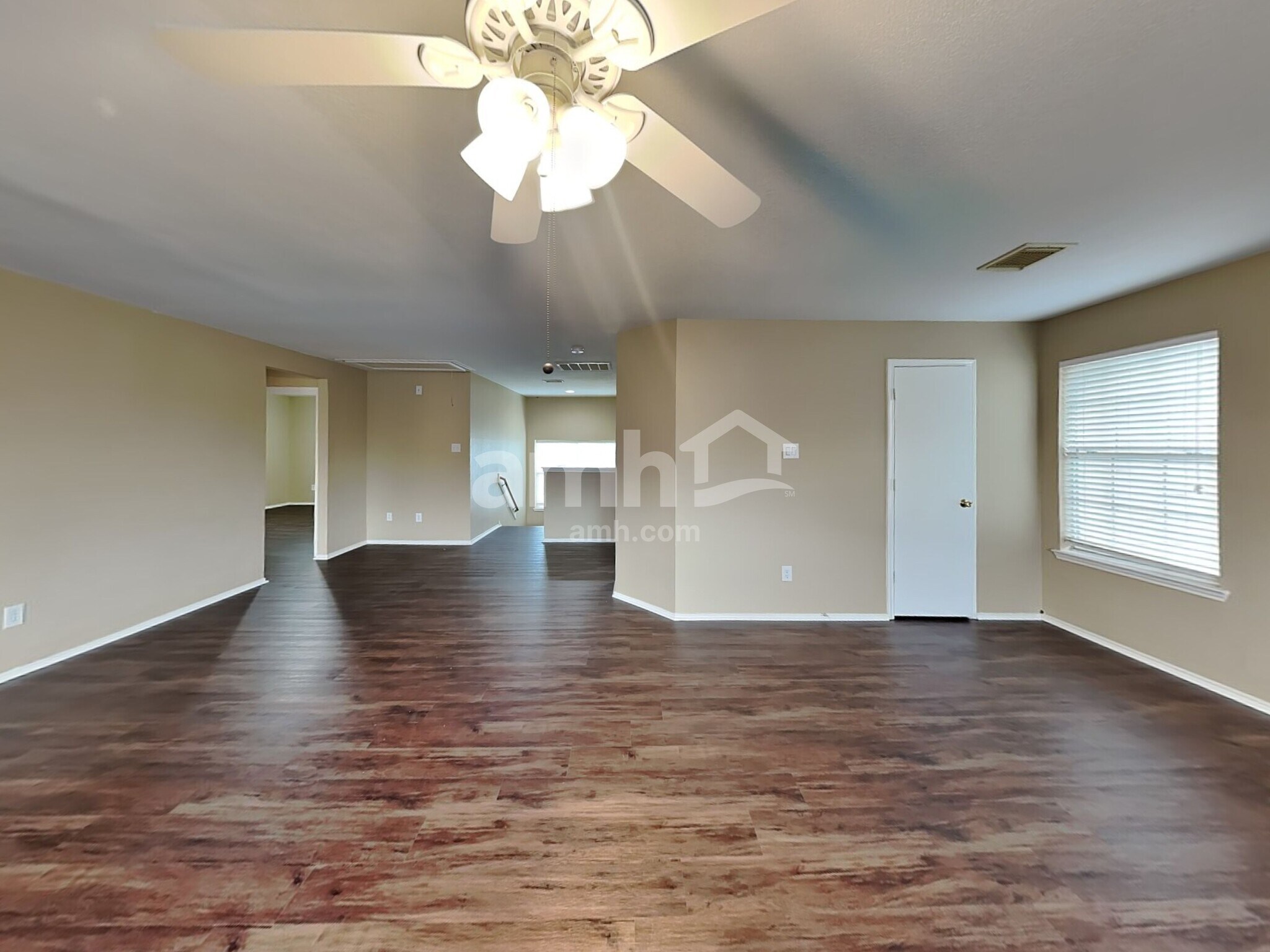 Building Photo - 9618 Lasbury Dr