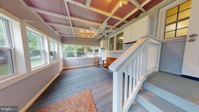 Building Photo - 2116 Linden Ln