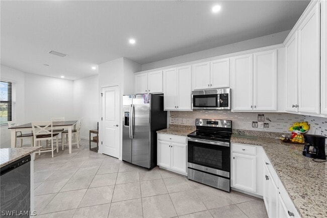 Building Photo - 3257 Altimira Dr