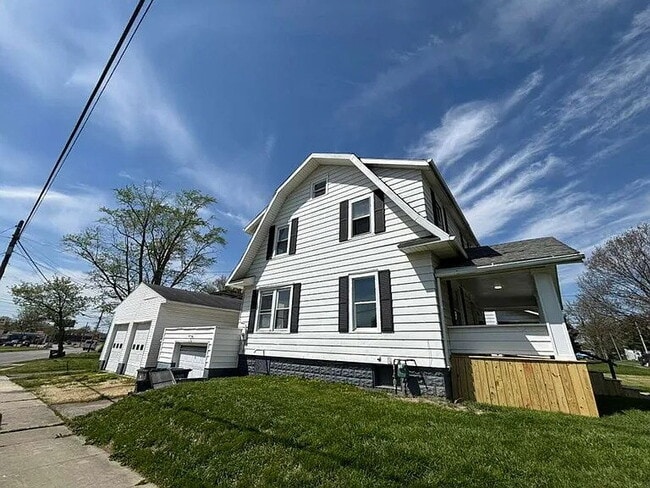 Building Photo - 405 N Kenilworth Ave