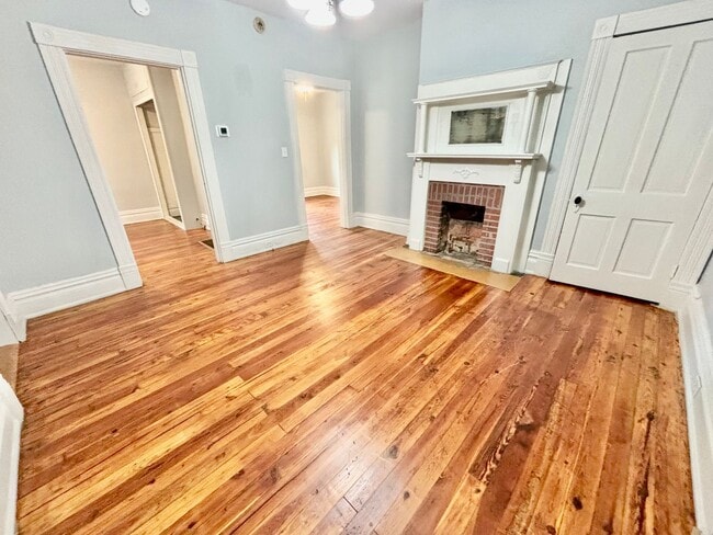 Building Photo - 3 Bedroom in Paris!