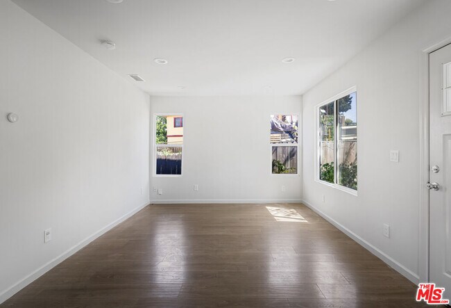 Building Photo - 1562 Attridge Ave