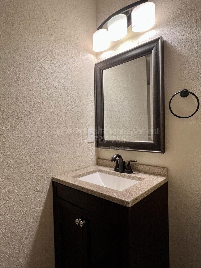 Building Photo - 6280 San Mateo Dr