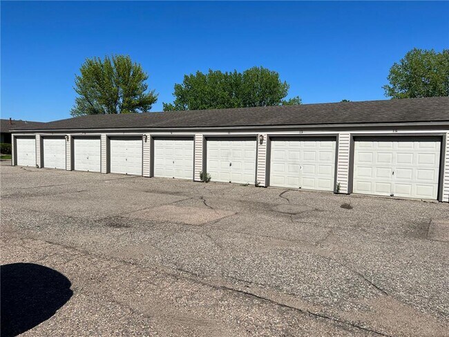 Building Photo - 1590 Commercial Ave