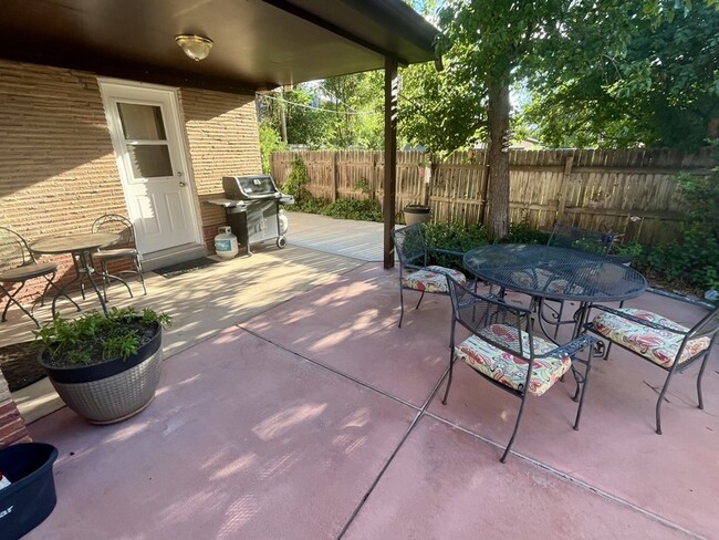 Building Photo - 3375 Fenton St