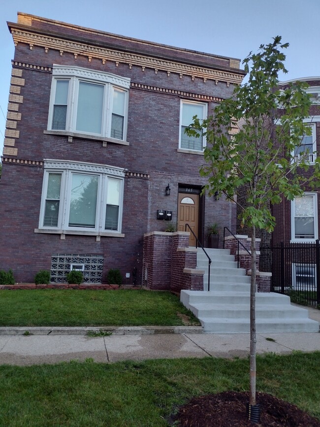 Building Photo - 365 E 70th St