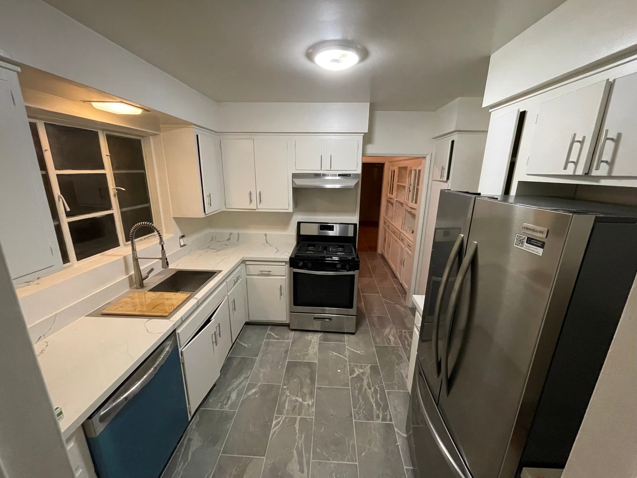 Kitchen - 1226 S Longwood Ave