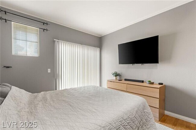 Building Photo - Spacious Two-Bedroom Condo with Resort-Sty...