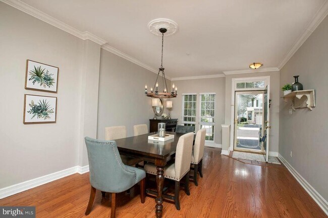 Building Photo - 1811 Adams Way