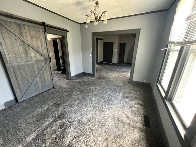 Building Photo - 621 S Rotherwood Ave