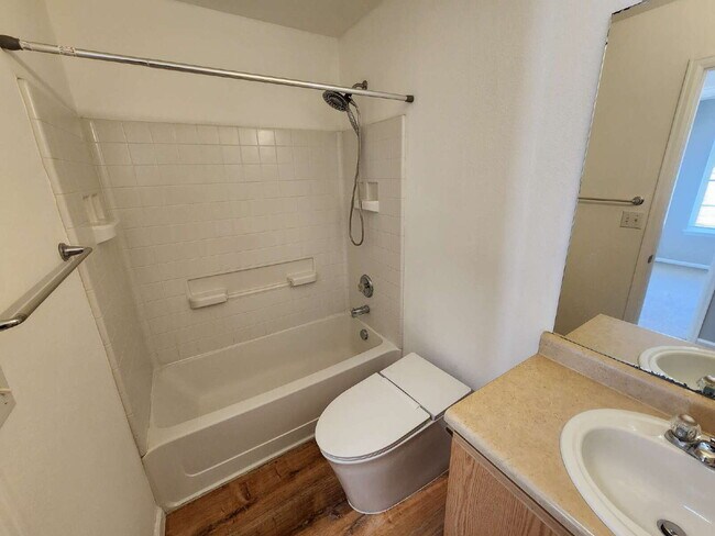 Building Photo - Great 3 Bed Ranch Style Home In Green Valley Ranch Neighborhood