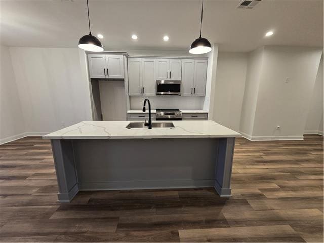 Building Photo - 99 Carolyn Dr