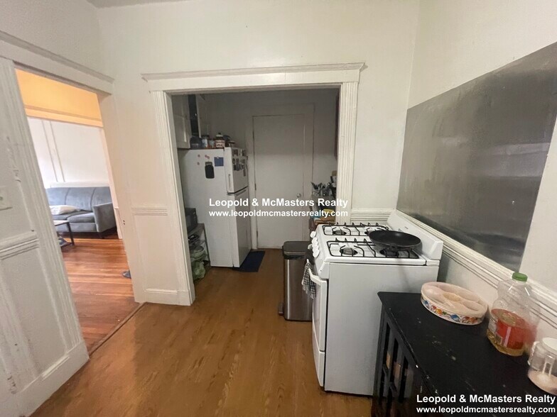 Building Photo - 11 Vinal St