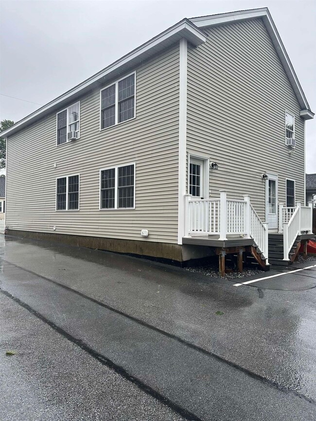 Building Photo - 56 Exeter Ave