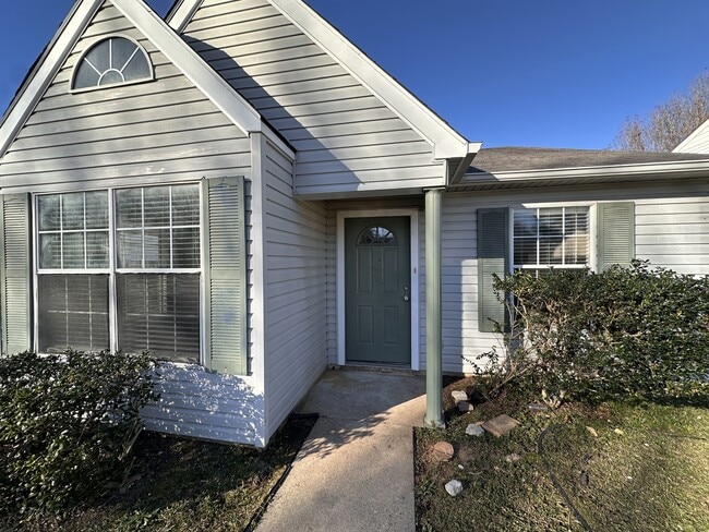 Building Photo - 4203 Savannah Cir