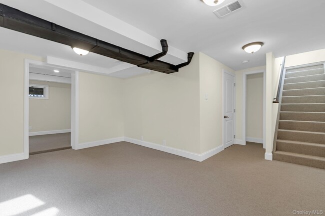 Building Photo - 21 Reading Rd