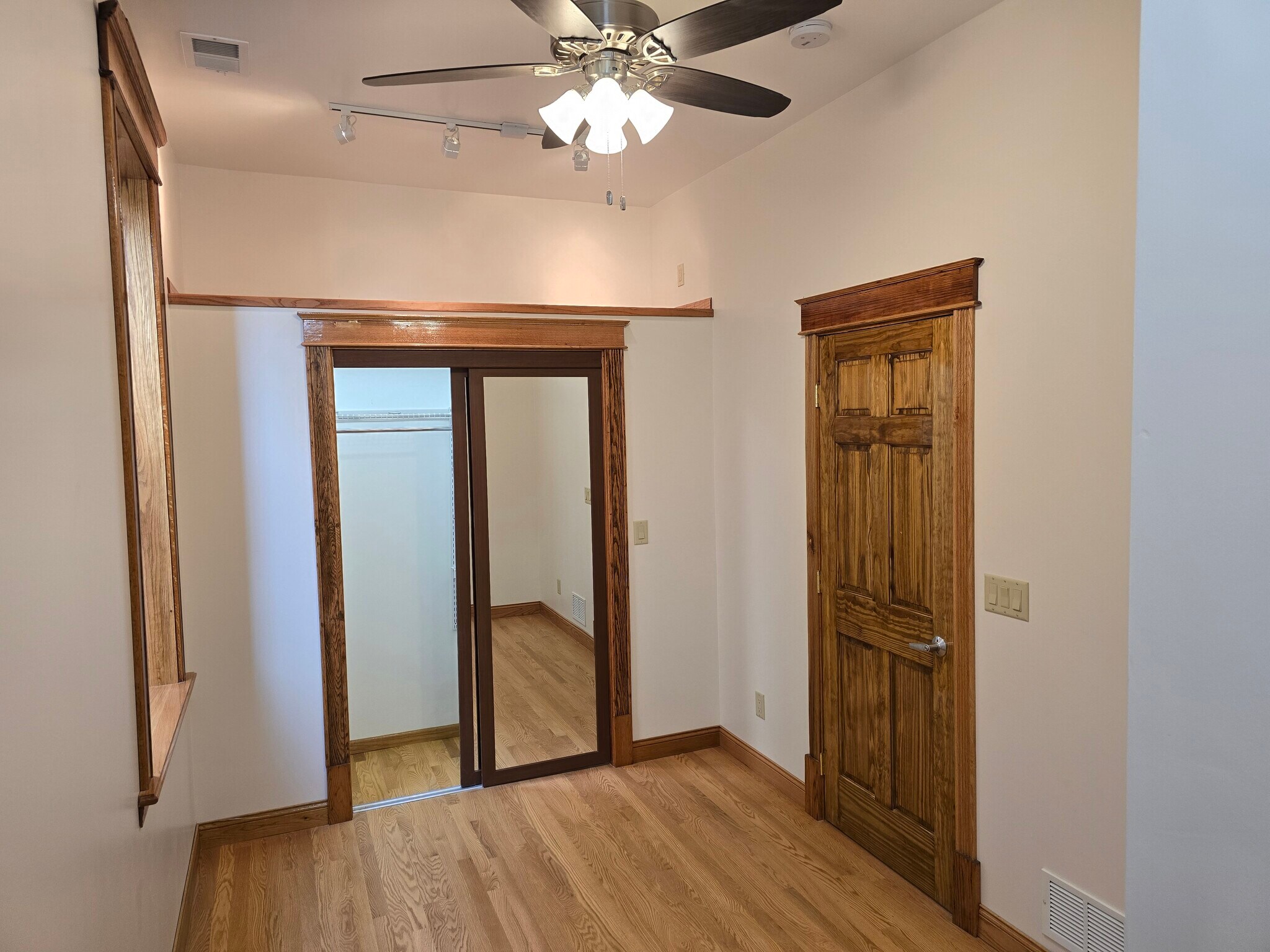 3rd bedroom & closet - 1204 N Kedzie Ave