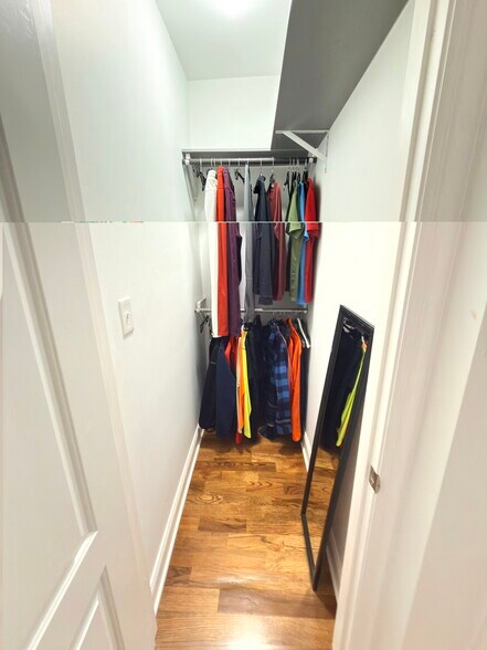 Building Photo - 2922 N Rockwell St