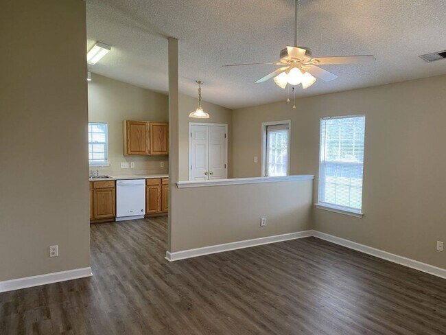 Building Photo - 4924 Aldersbrook Dr